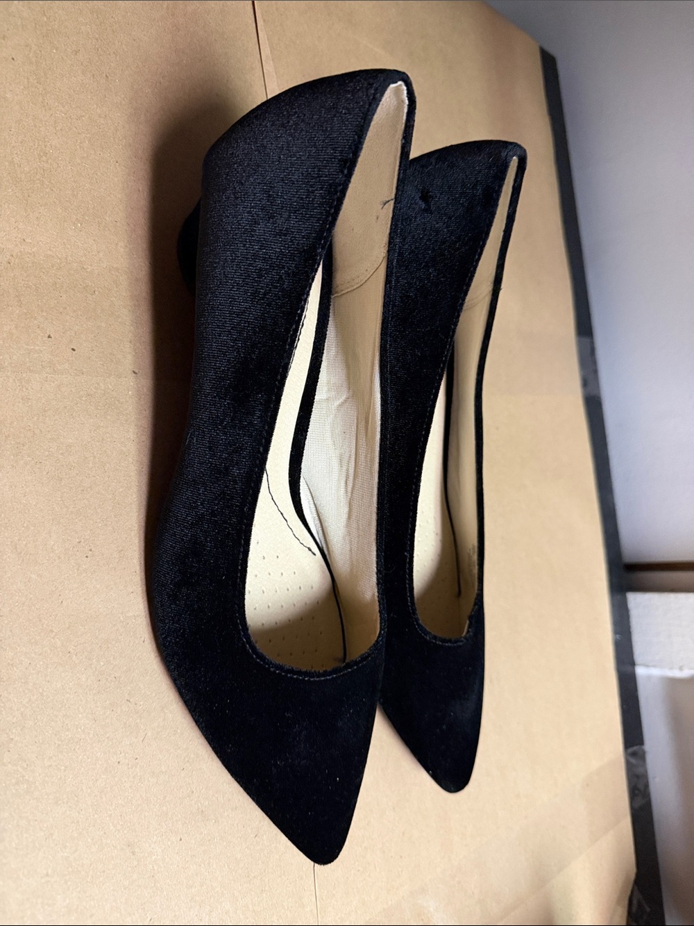 LifeStride Black Pointed-Toe Suede Pumps